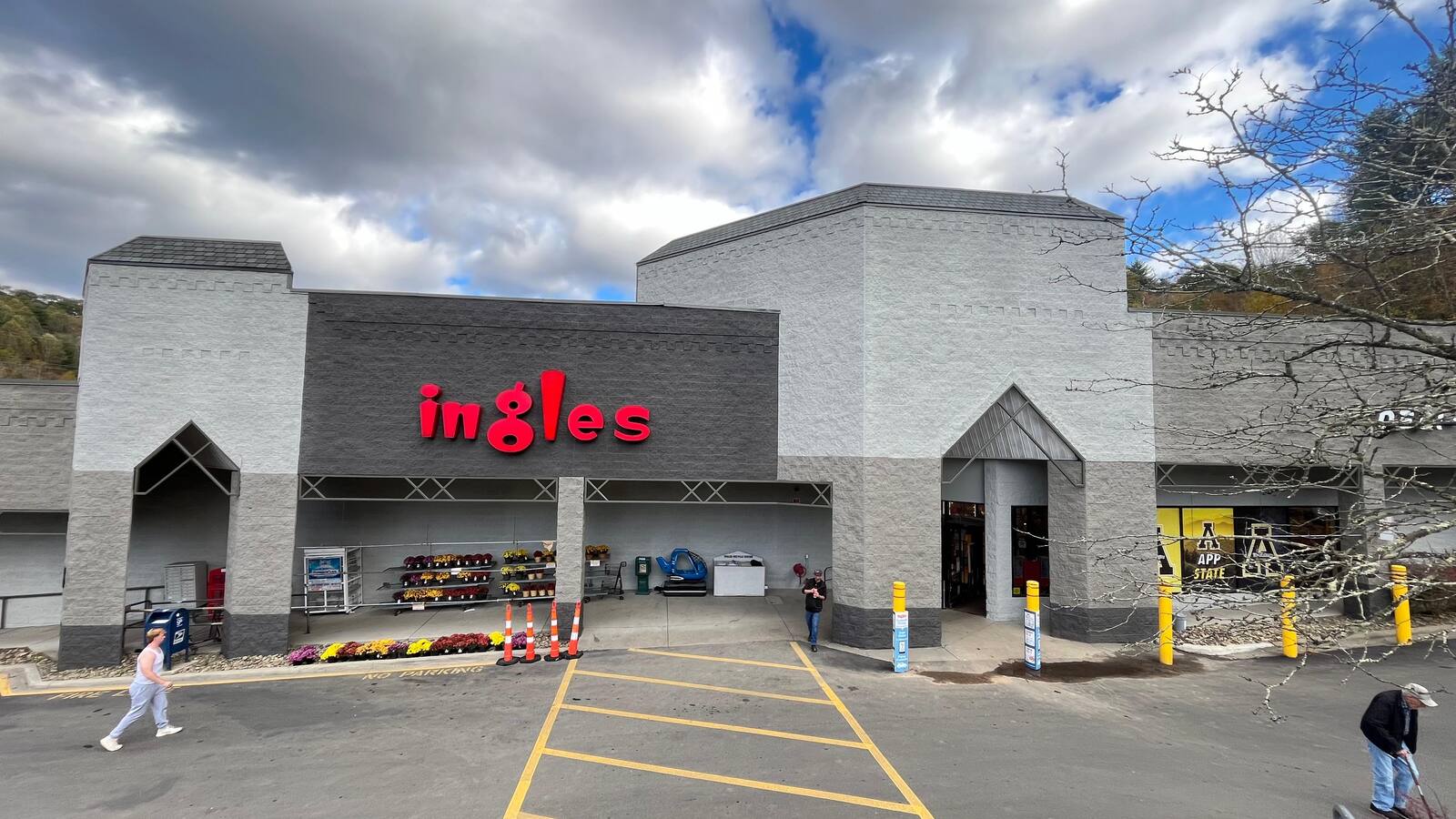 Highland Commons, 2575 NC Highway 105 S, Boone, NC 28607